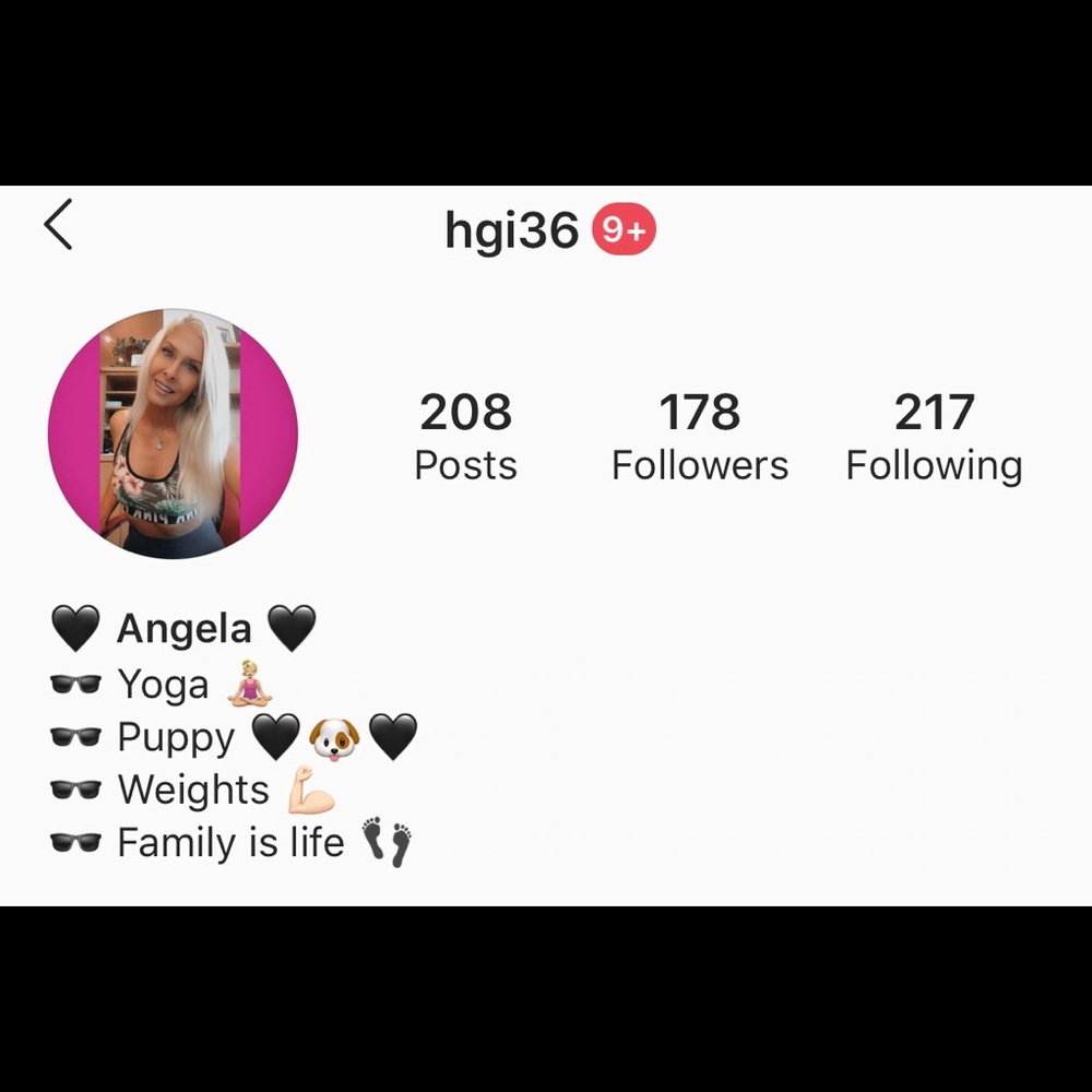 Follow my insta ♥️🖤😜
